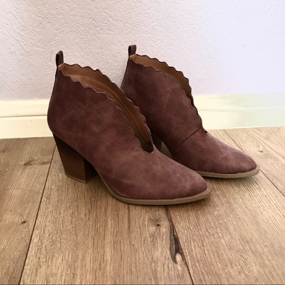 qupid scalloped booties